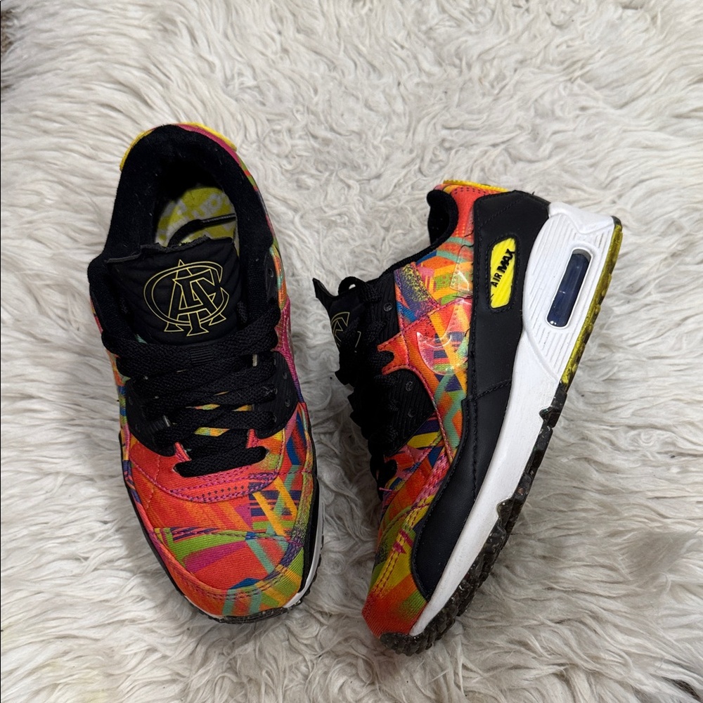 Nike Air Max 90 Familia Latino Heritage Month LHM DJ4703-900 Size 5 Youth
